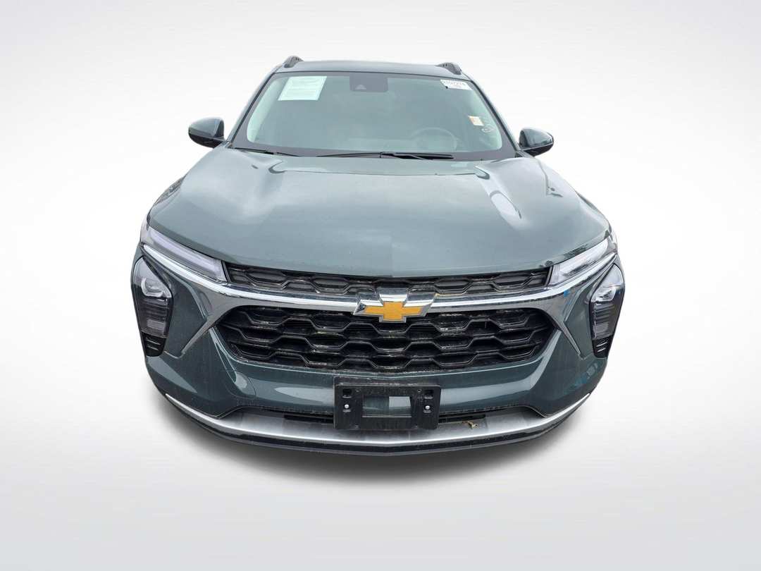 2025 Chevrolet Trax LT - Image 3