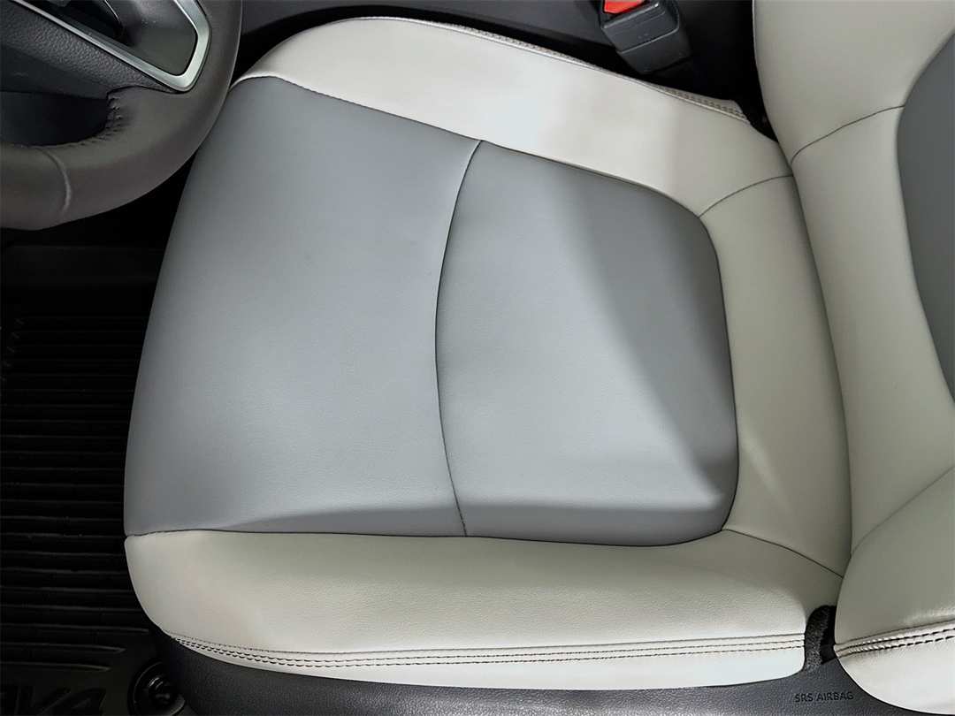 2025 Toyota Rav4 XLE Premium - Image 20