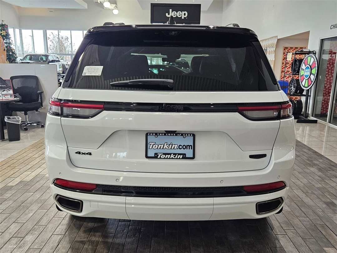 2025 Jeep Grand Cherokee Summit - Image 5