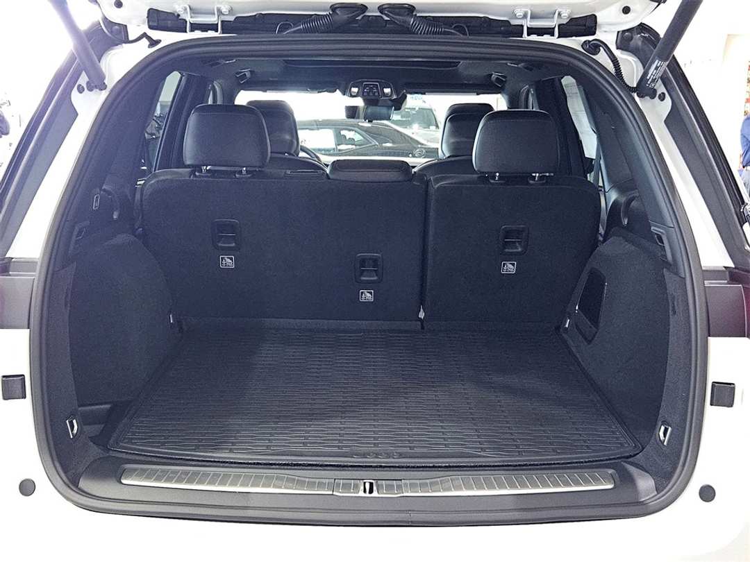 2025 Jeep Grand Cherokee Summit - Image 34