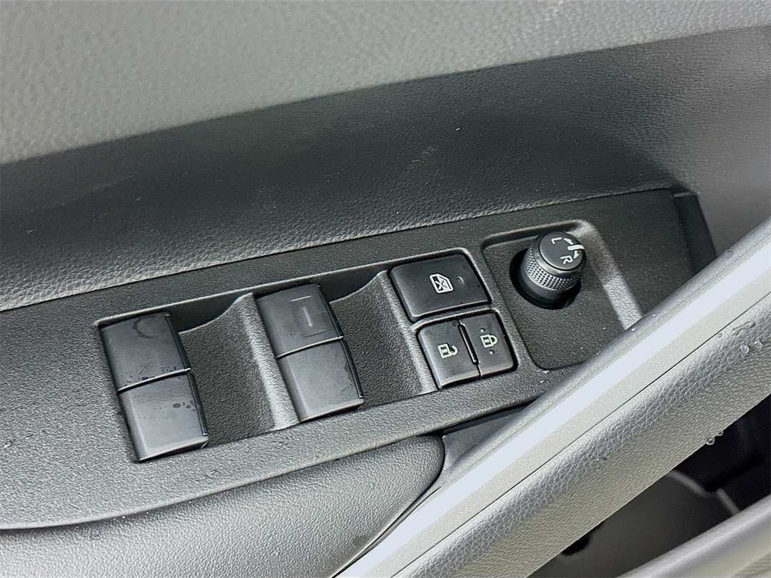 2026 Toyota Corolla Cross XLE - Image 18