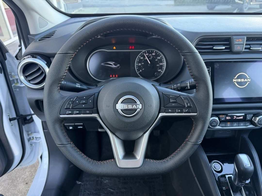 2025 Nissan Versa 1.6 SR - Image 17