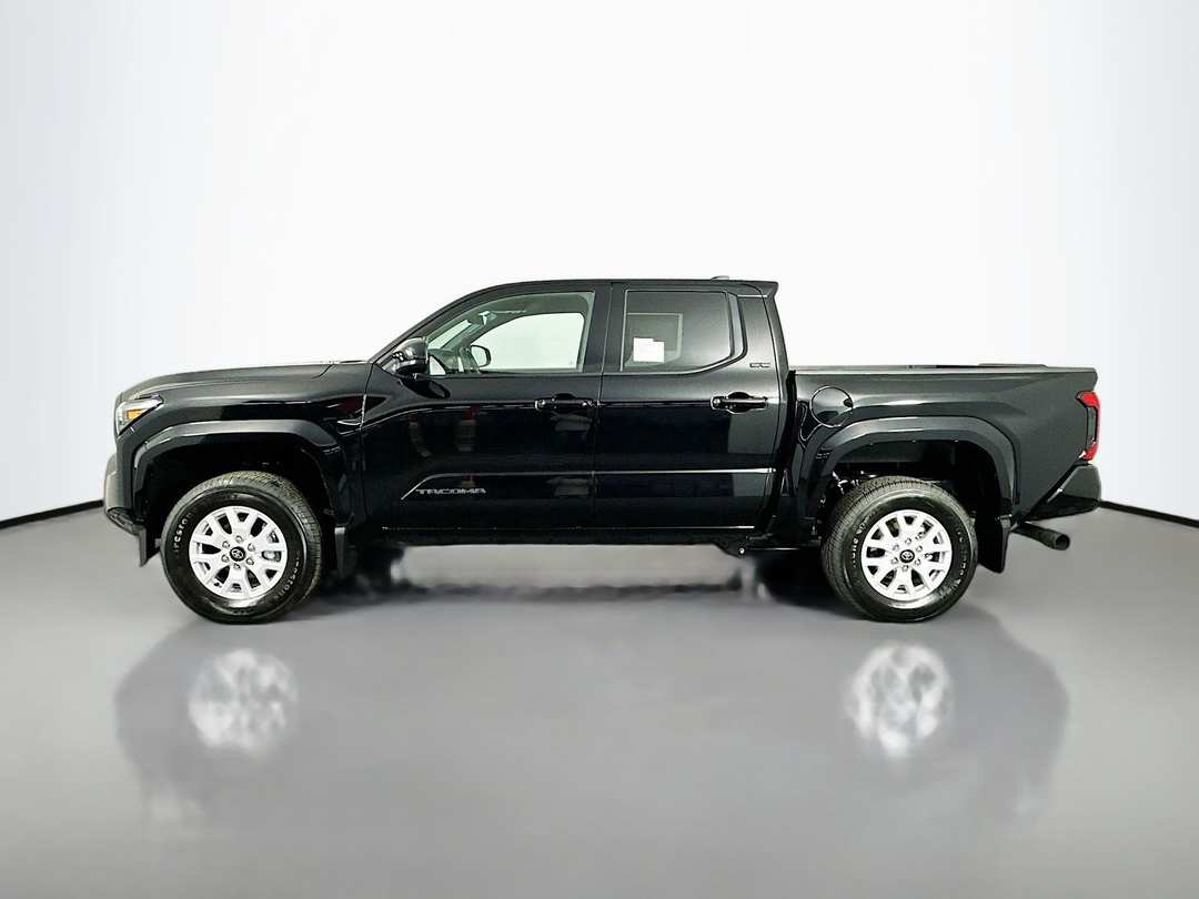 2025 Toyota Tacoma SR5 - Image 4