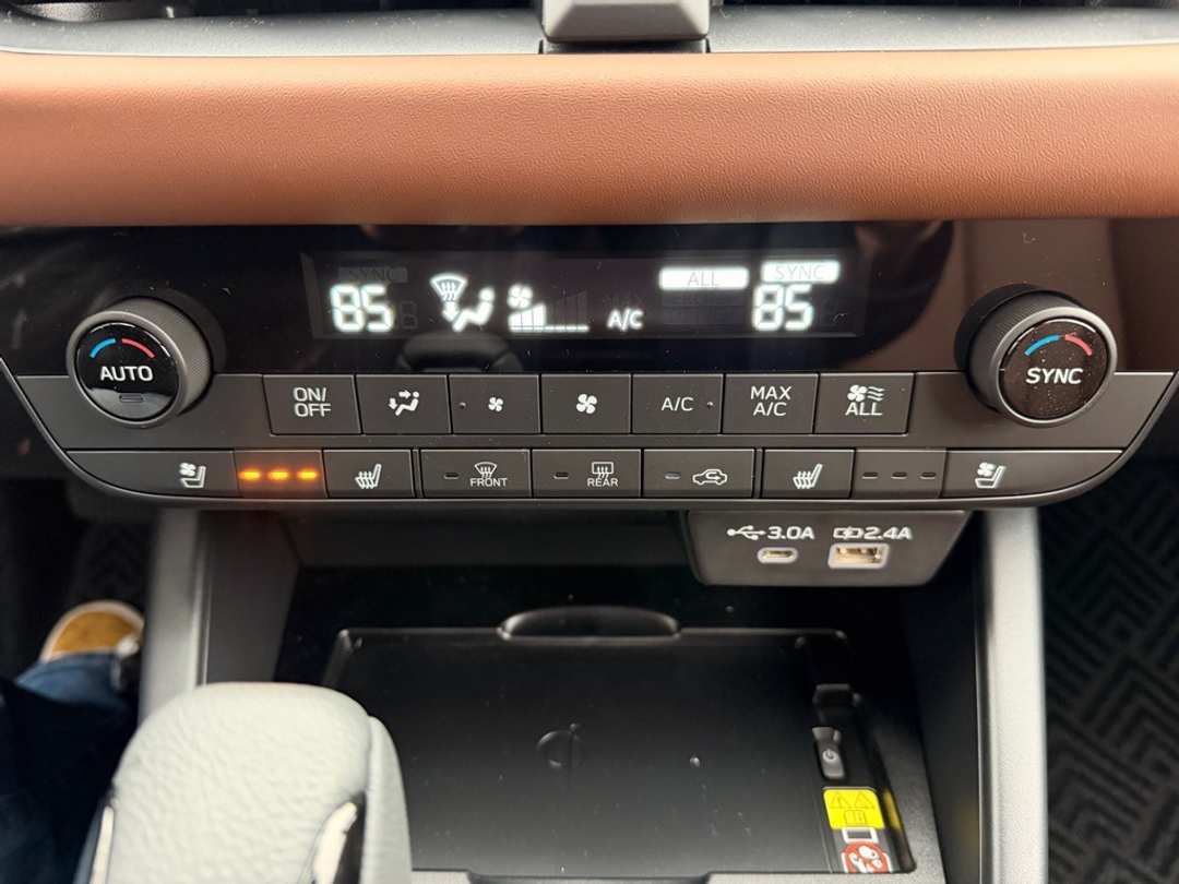 2026 Subaru Outback Touring - Image 38