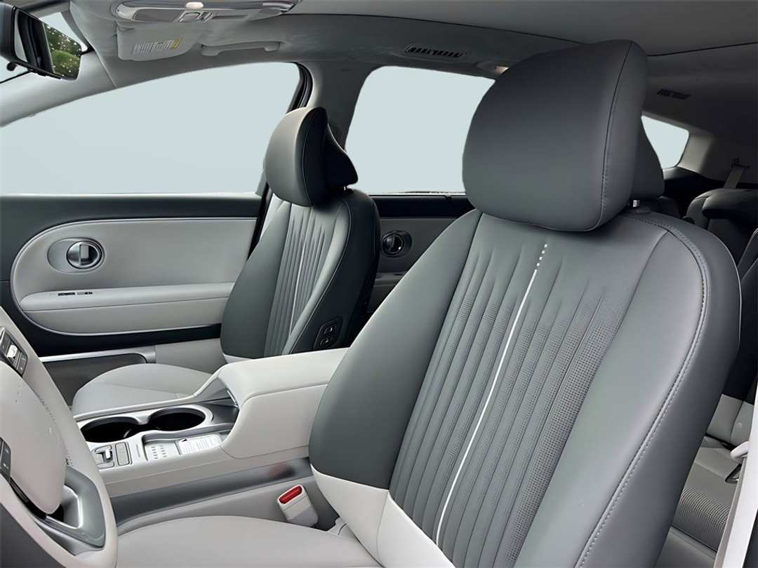 2026 Hyundai Ioniq 9 Performance Calligraphy - Image 14