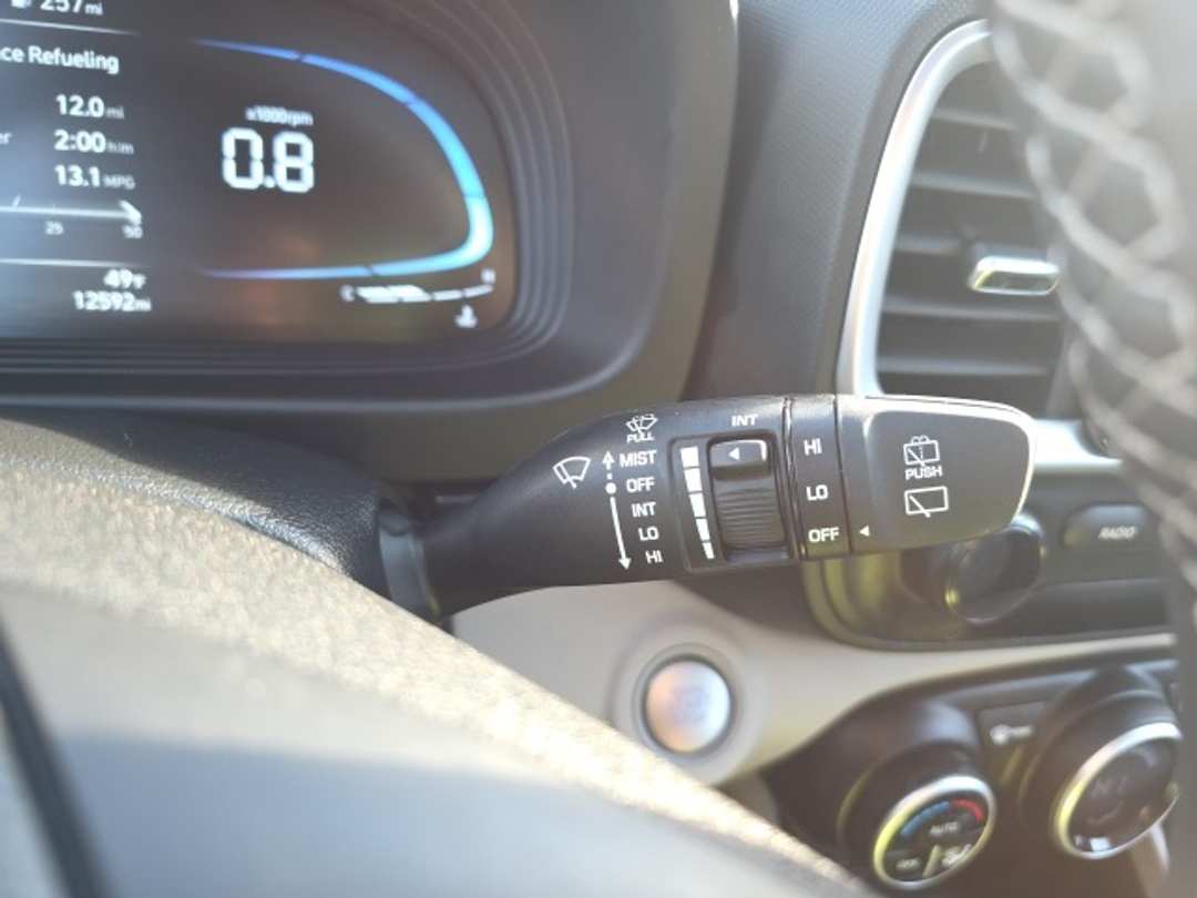 2025 Hyundai Venue SEL - Image 14