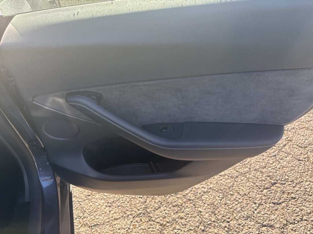 2025 Tesla Model Y Performance - Image 23