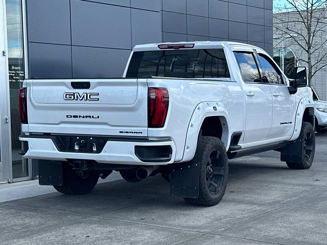 2024 GMC Sierra 3500Hd Denali Ultimate - Image 3