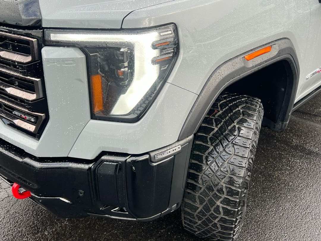2025 GMC Sierra 2500Hd AT4X - Image 3