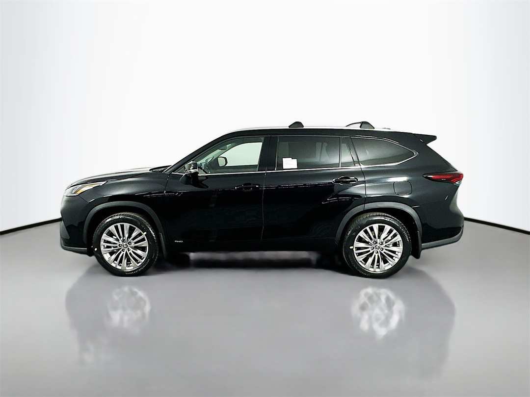 2026 Toyota Highlander Platinum - Image 4