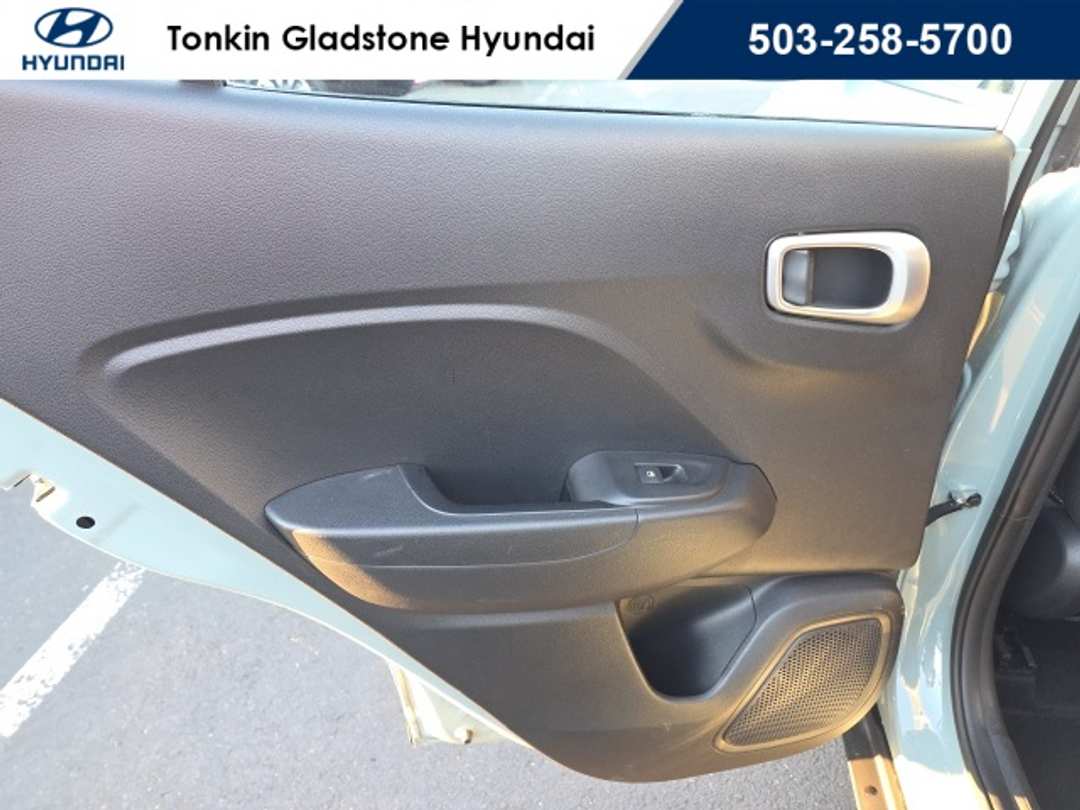 2025 Hyundai Venue SEL - Image 24