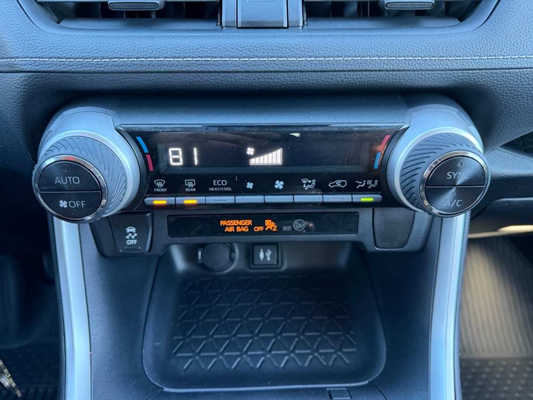 2019 Toyota Rav4 LE - Image 24