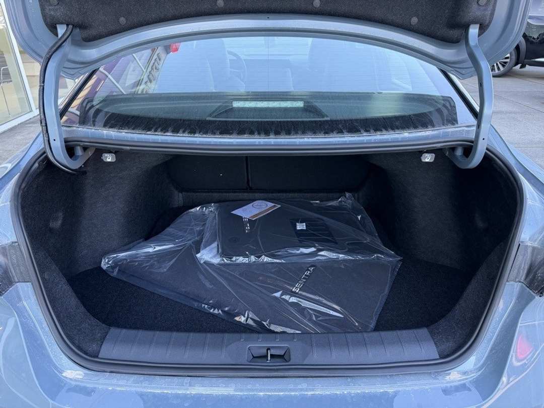 2026 Nissan Sentra SR - Image 10