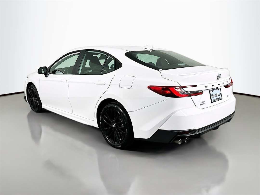 2025 Toyota Camry SE - Image 5
