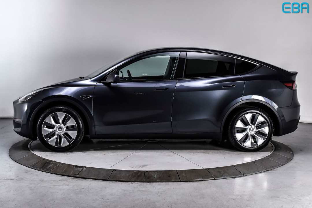 2024 Tesla Model Y Long Range - Image 3