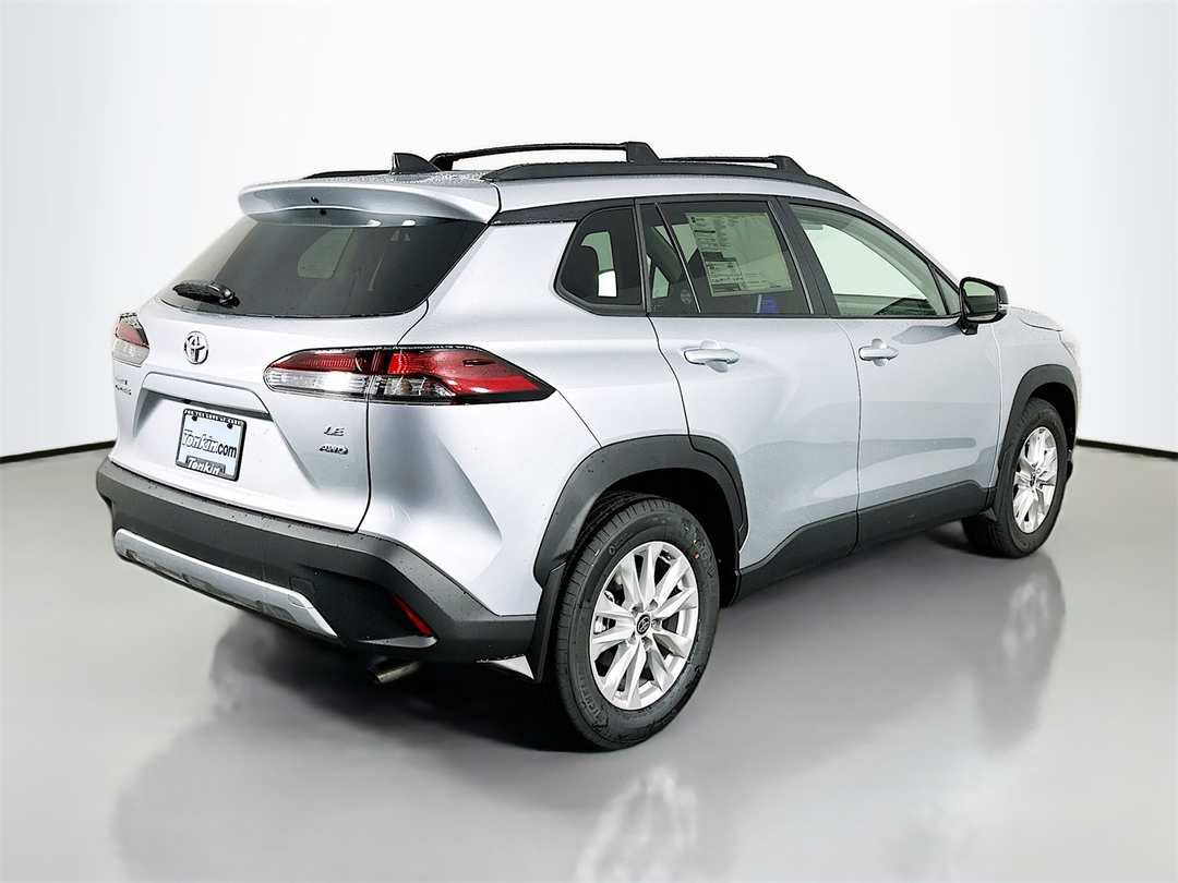 2026 Toyota Corolla Cross LE - Image 7