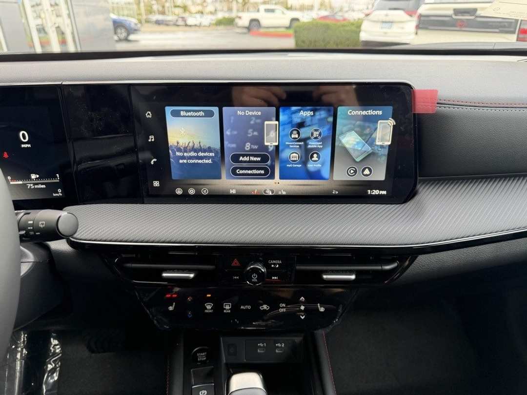 2026 Nissan Kicks SR - Image 23