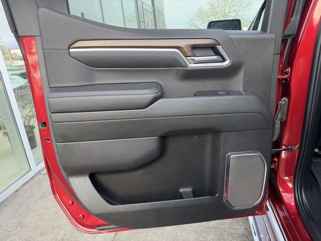 2025 Chevrolet Silverado 1500 High Country - Image 29