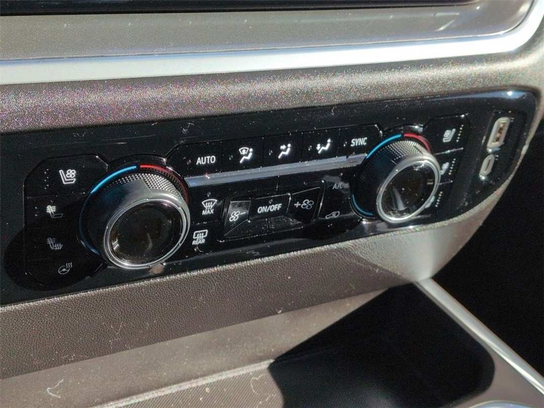 2024 Chevrolet Silverado 1500 High Country - Image 21