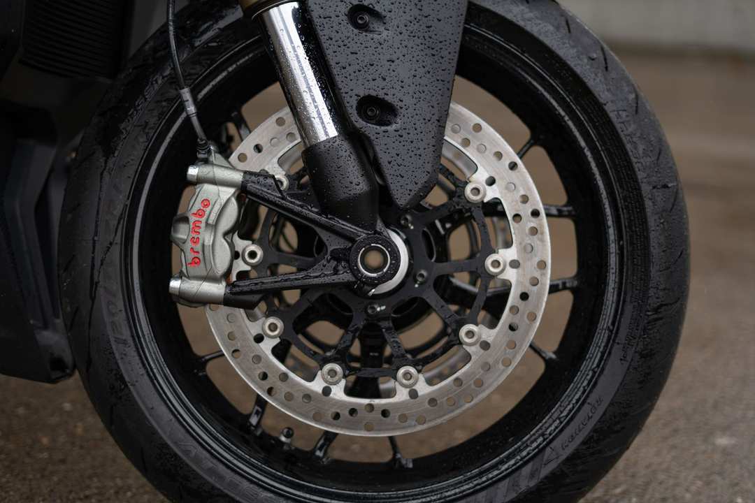 2025 Ducati Streetfighter V2 - Image 8