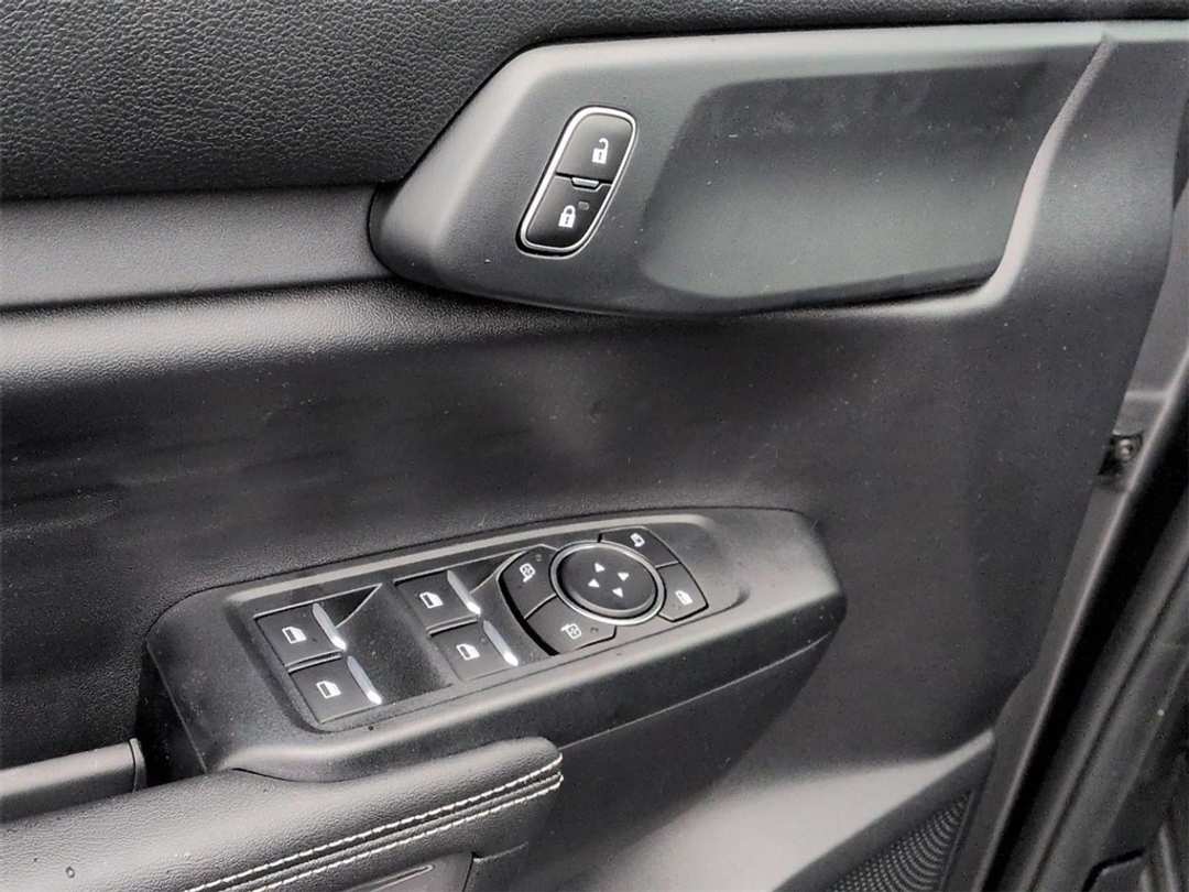 2025 Ford Ranger XLT - Image 10