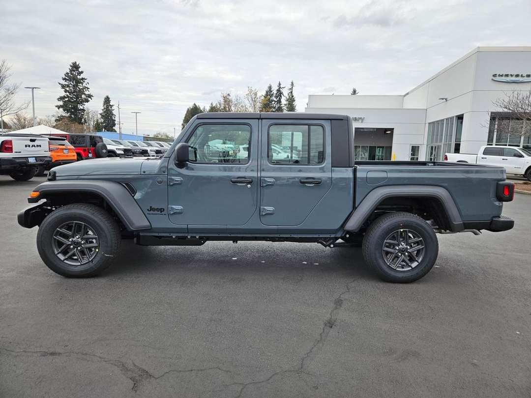 2026 Jeep Gladiator Sport - Image 3