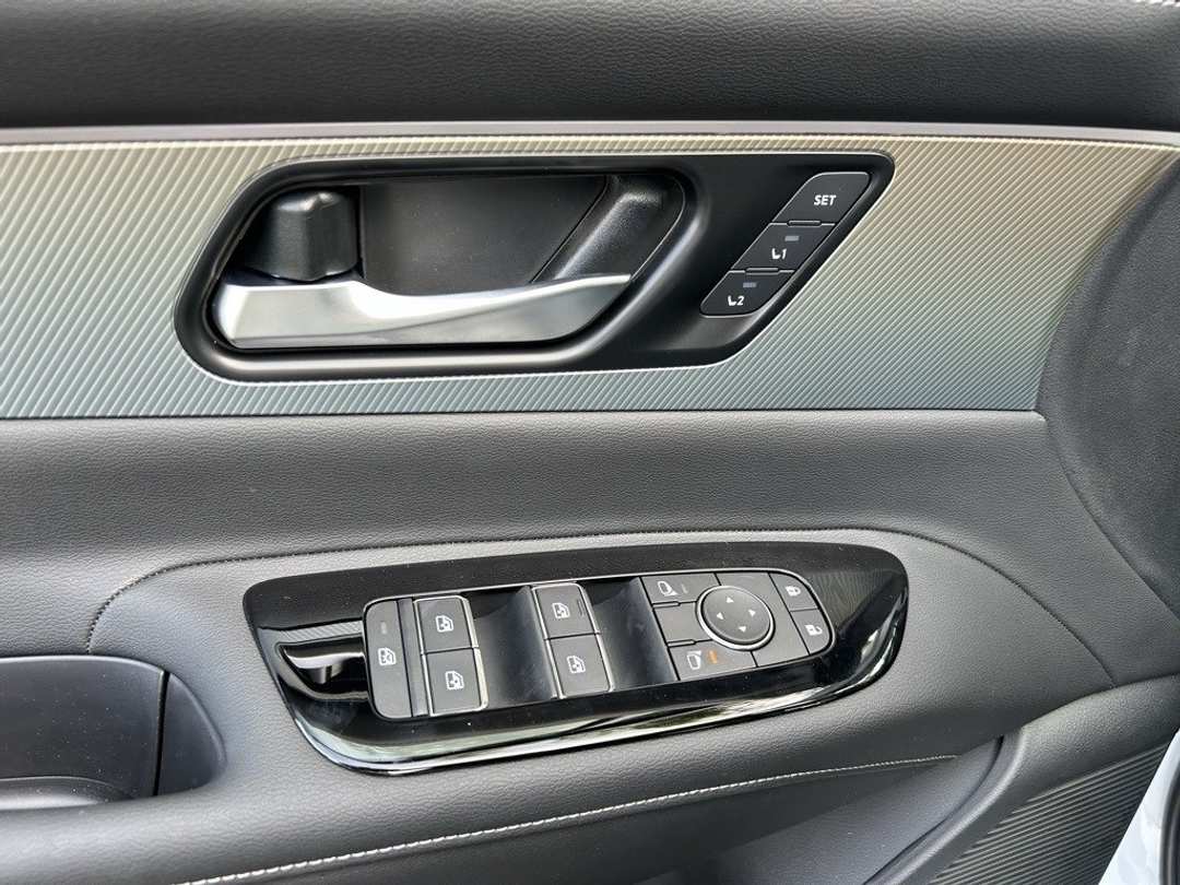 2025 Nissan Murano SL - Image 10