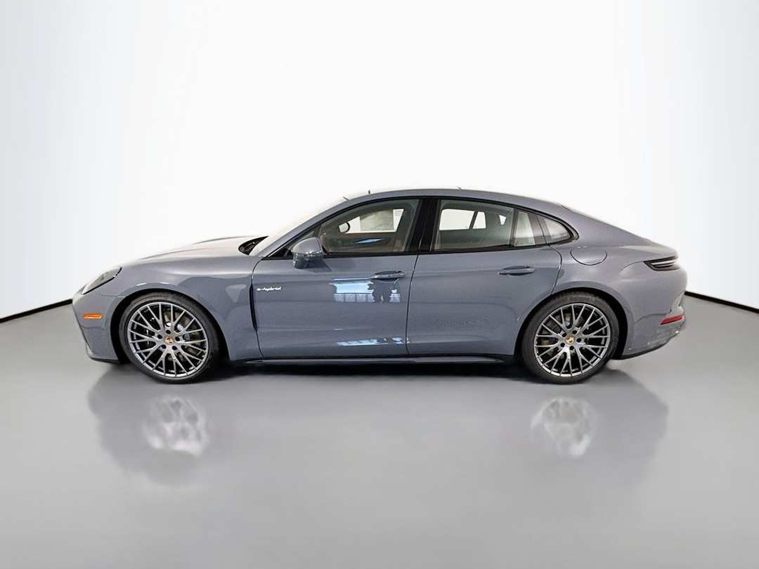 2026 Porsche Panamera E-Hybrid 4 - Image 2