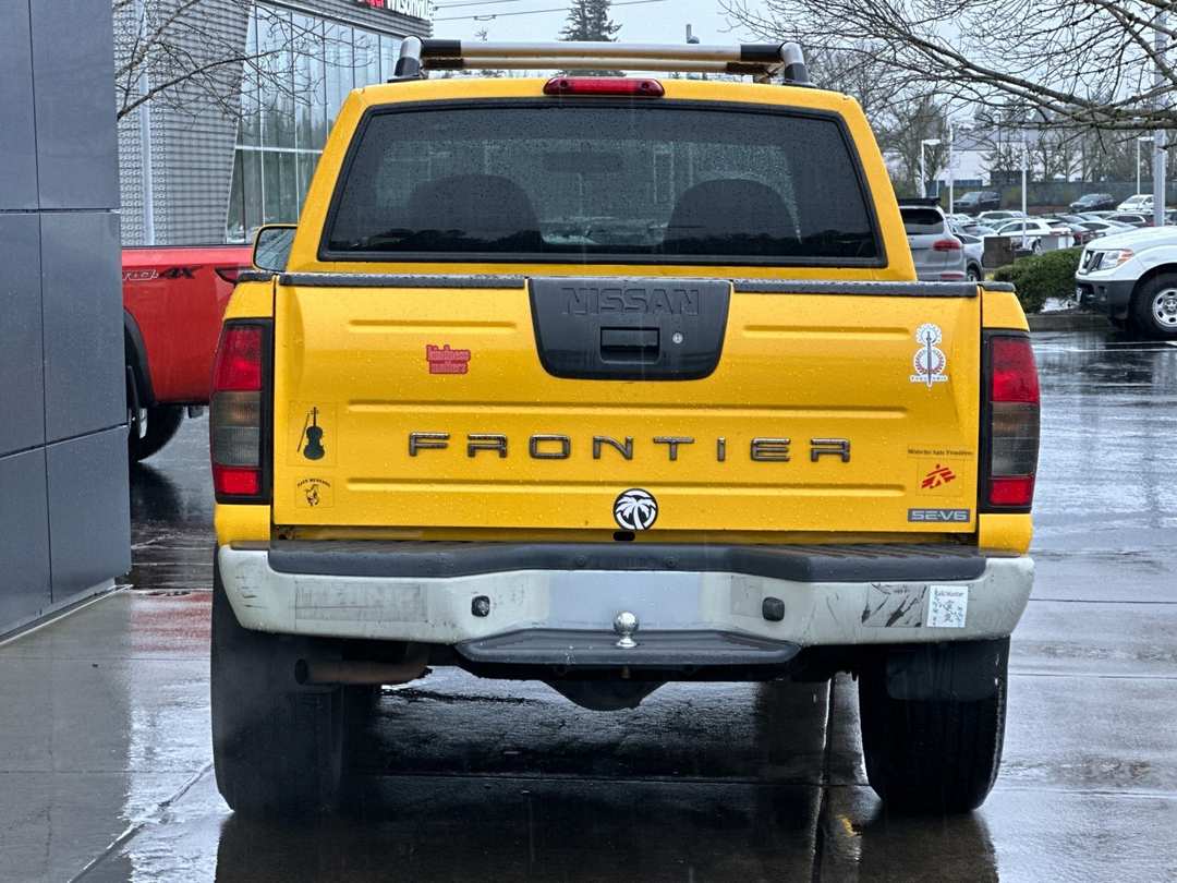 2001 Nissan Frontier SE - Image 4