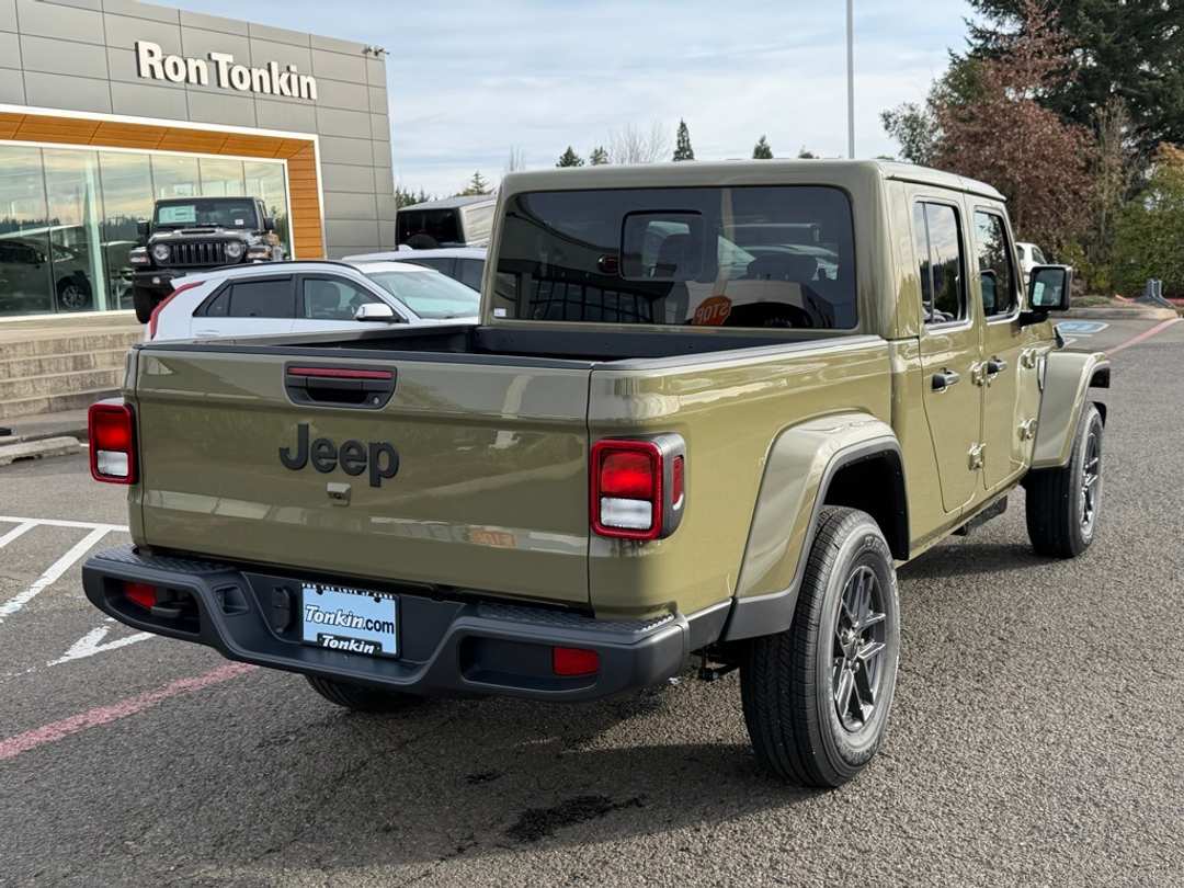 2026 Jeep Gladiator Sport S - Image 8