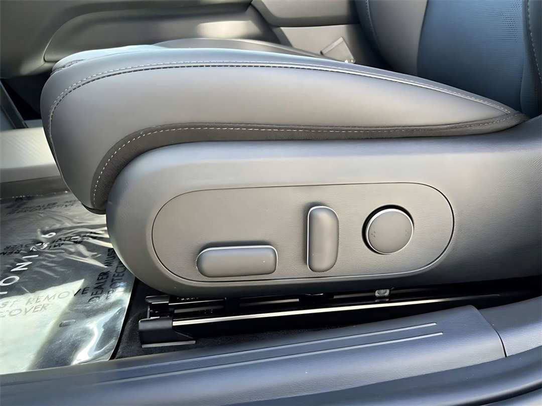 2025 Hyundai Ioniq 6 SEL - Image 11