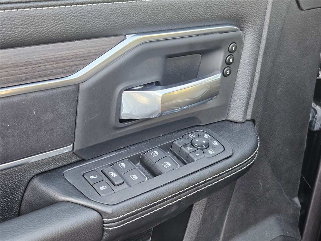 2026 Ram 2500 Laramie - Image 11