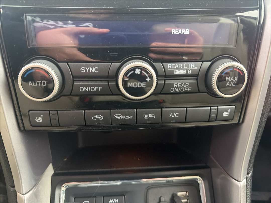 2022 Subaru Ascent Limited - Image 38