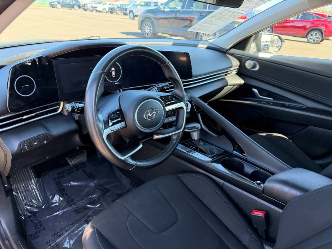 2023 Hyundai Elantra SEL - Image 18