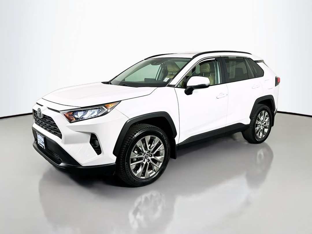 2020 Toyota Rav4 XLE Premium - Image 4
