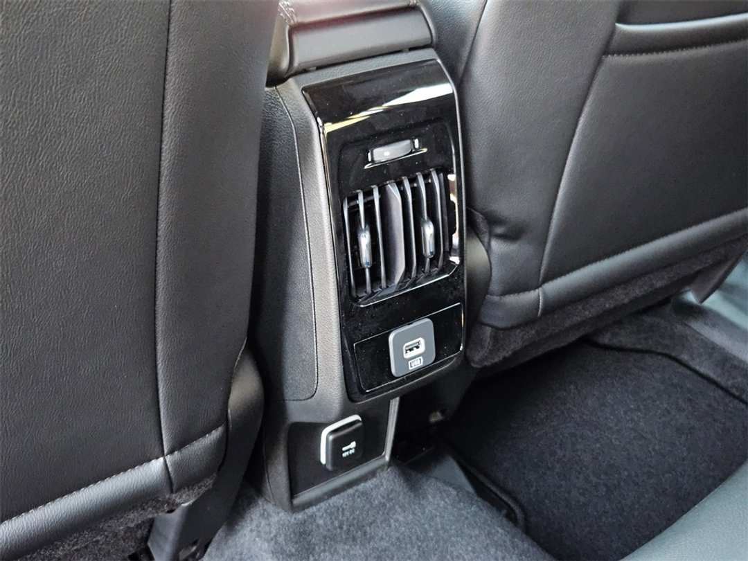 2026 Jeep Compass Latitude - Image 27