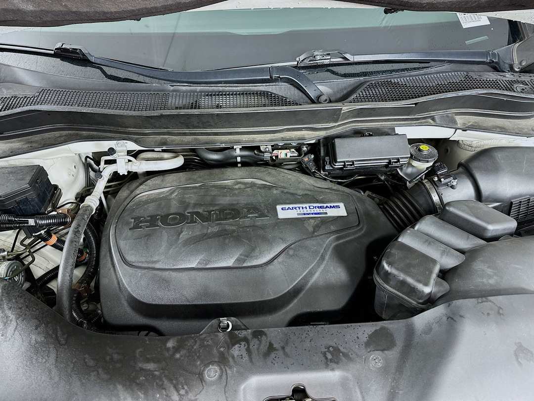 2017 Honda Pilot Touring - Image 34