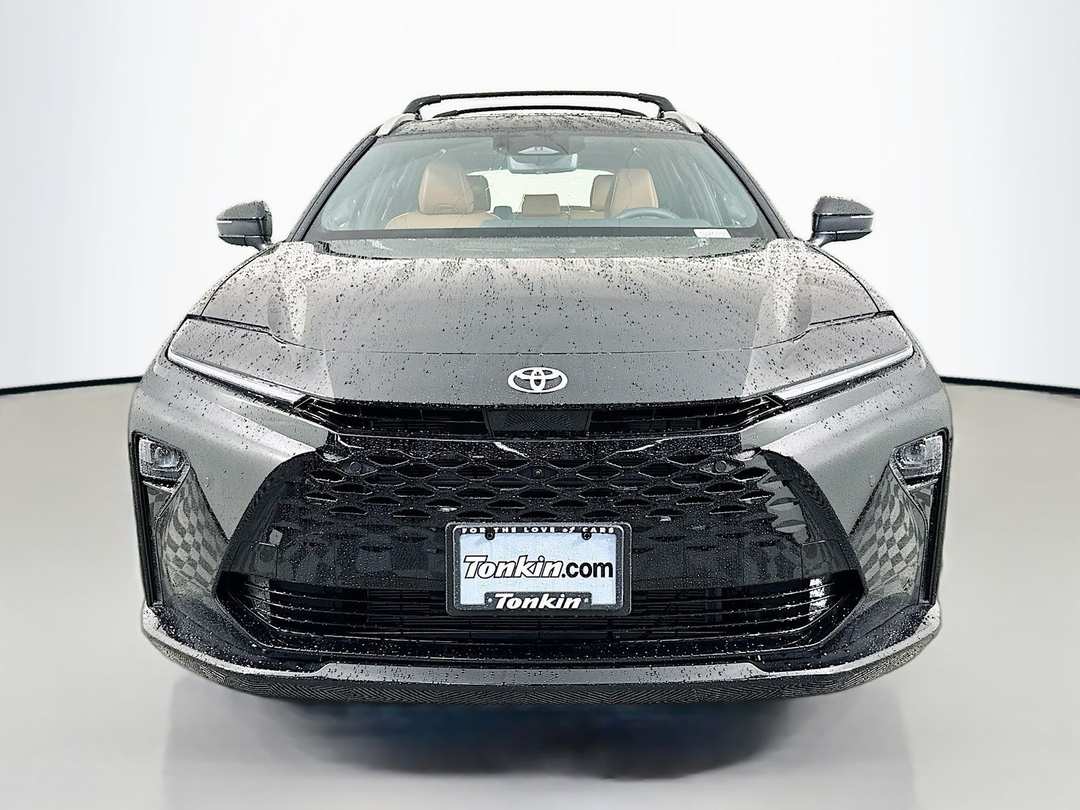 2025 Toyota Crown Signia Limited - Image 2