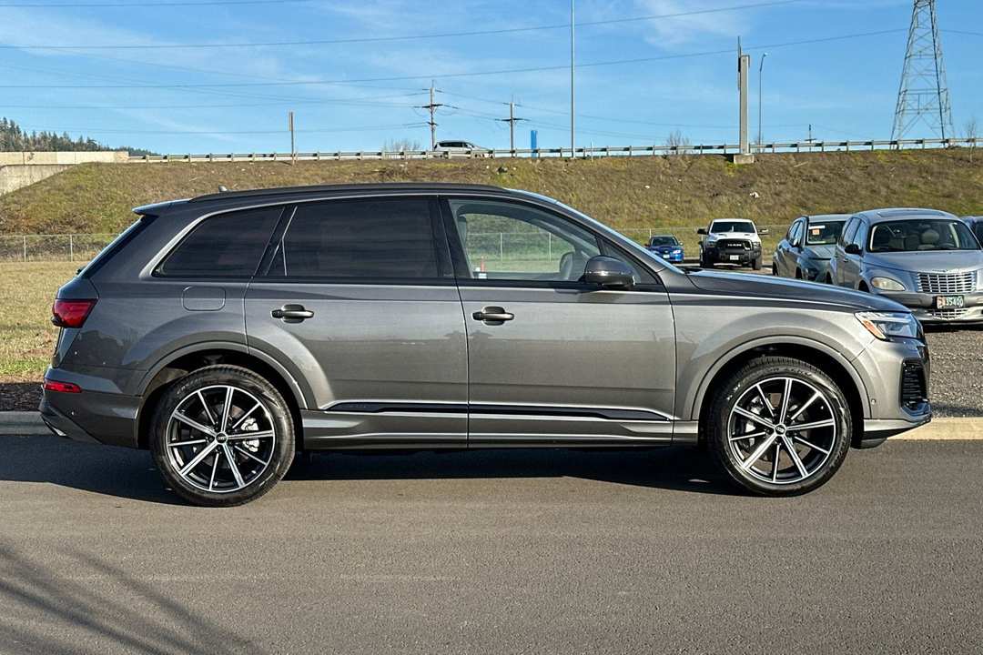 2026 Audi Q7 45 Premium Plus - Image 2