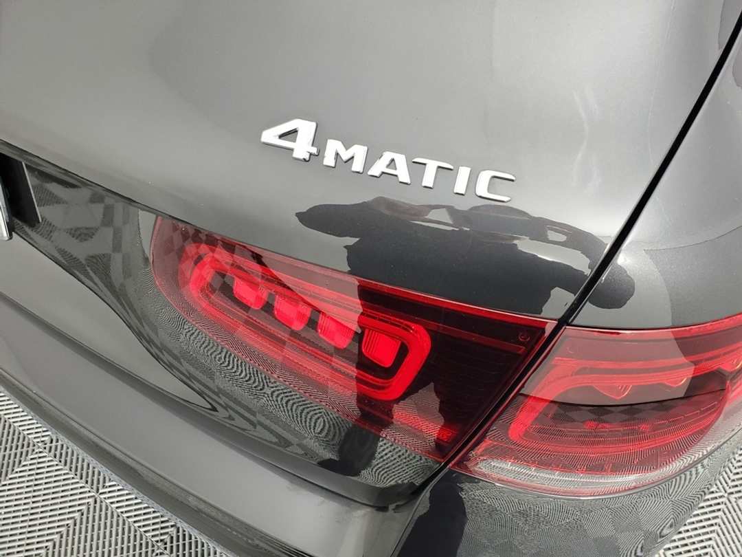 2021 Mercedes-Benz GLC GLC 300 - Image 32