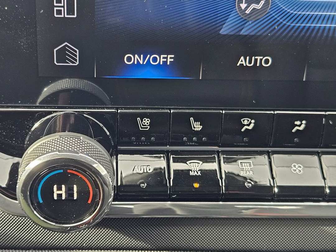 2026 Chevrolet Colorado Z71 - Image 24