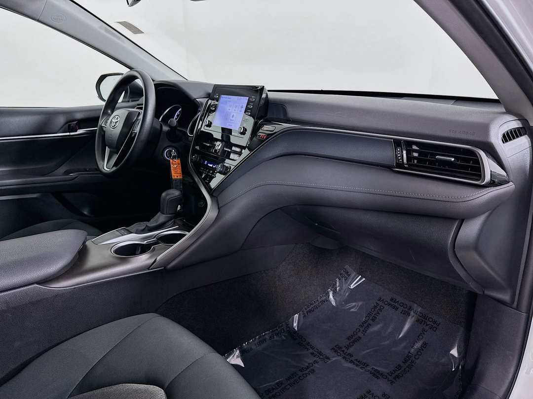 2024 Toyota Camry LE - Image 28