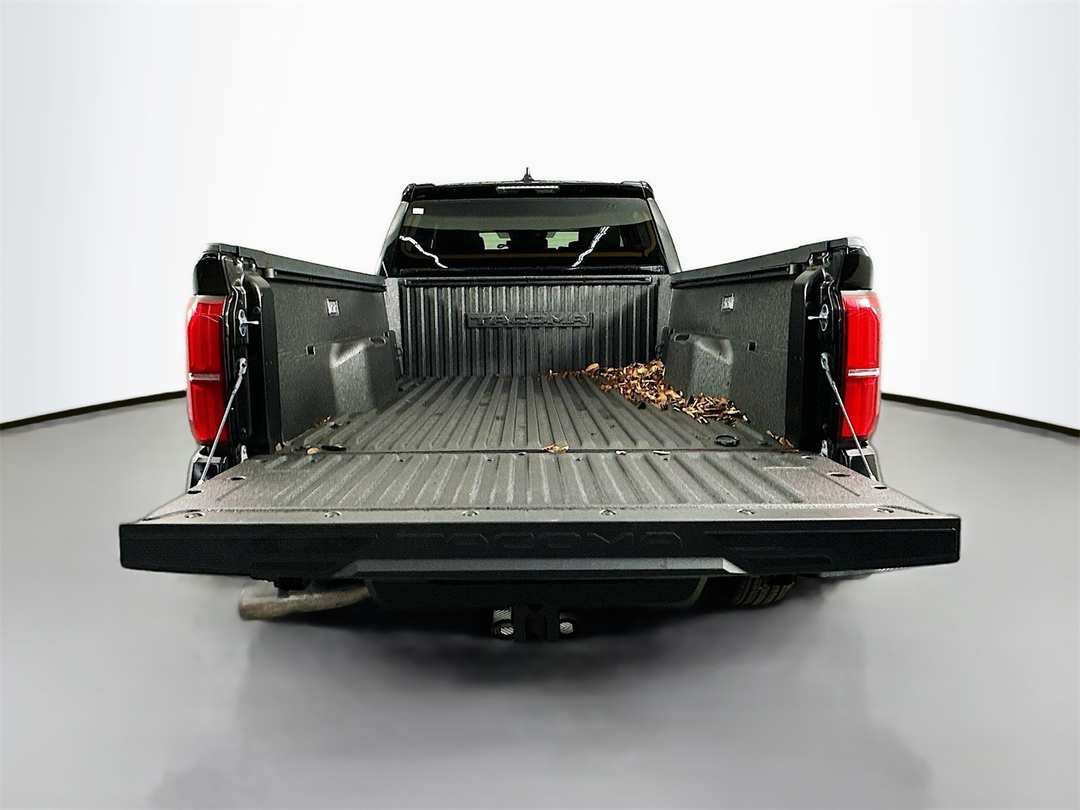 2025 Toyota Tacoma TRD Sport - Image 25