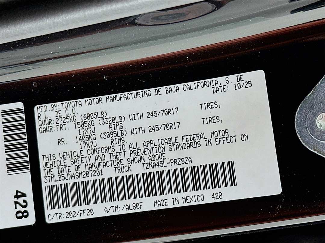 2025 Toyota Tacoma SR5 - Image 31