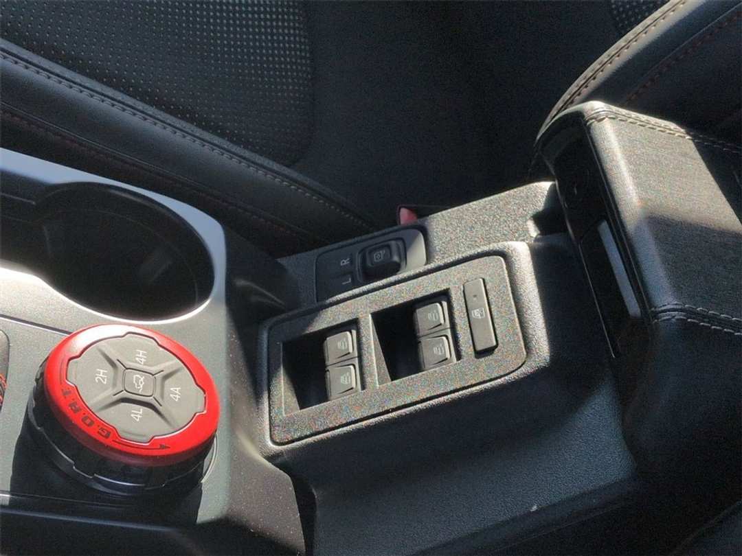 2025 Ford Bronco Raptor - Image 10