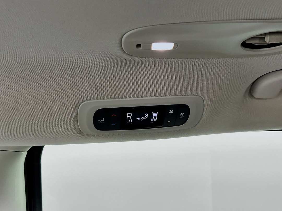 2023 Chrysler Voyager LX - Image 24