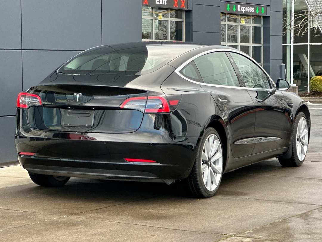 2020 Tesla Model 3 Standard Range Plus - Image 3