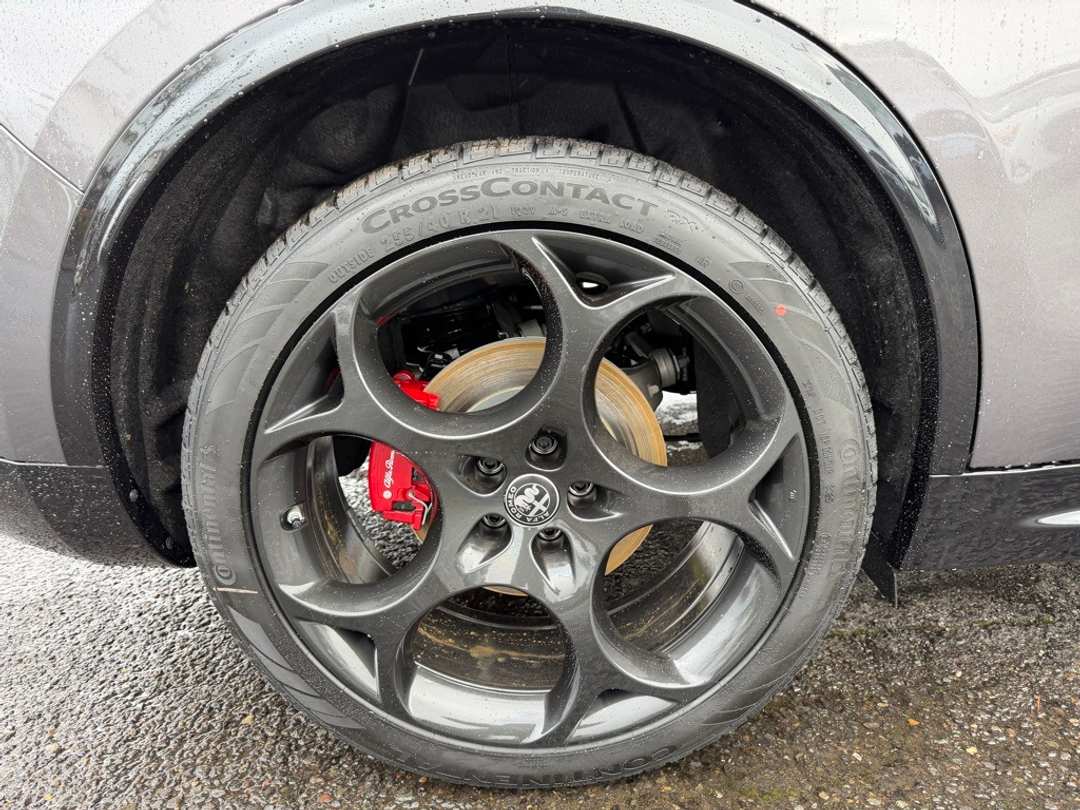 2026 Alfa Romeo Stelvio - Image 10