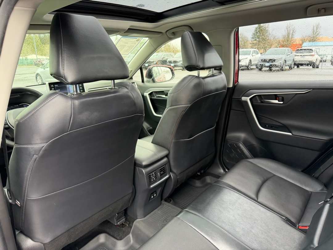 2019 Toyota Rav4 Limited - Image 32