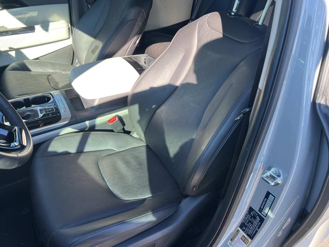 2024 Kia Carnival EX - Image 22